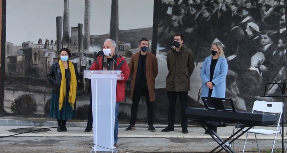 Imatges i vídeo de la inauguració del mural commemoratiu del Congrés de Sants de 1918
